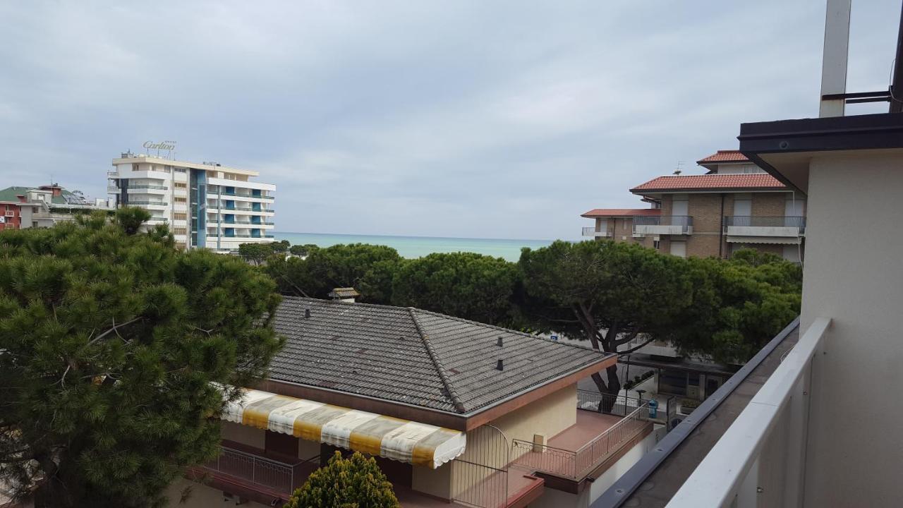 Residence Gallo - Walterigato Apartments Per Solo Famiglie Lido di Jesolo Ngoại thất bức ảnh
