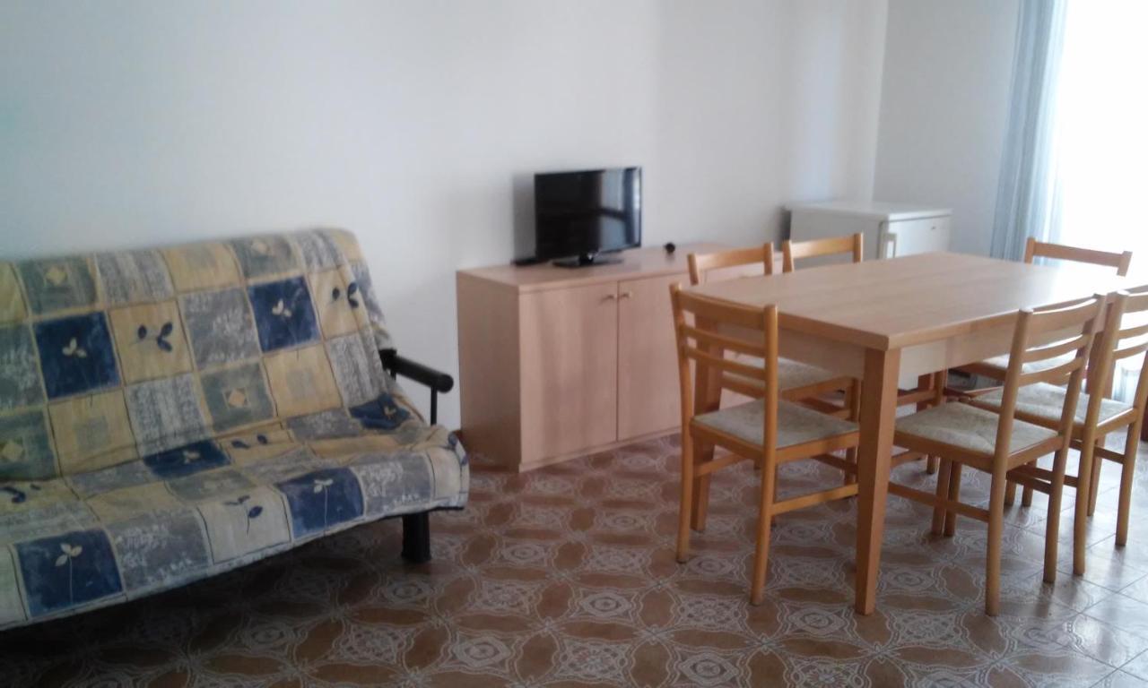 Residence Gallo - Walterigato Apartments Per Solo Famiglie Lido di Jesolo Ngoại thất bức ảnh